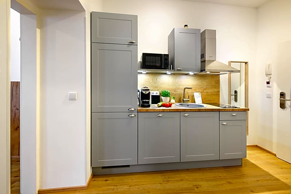 Jimmy's Apartments Dandelion