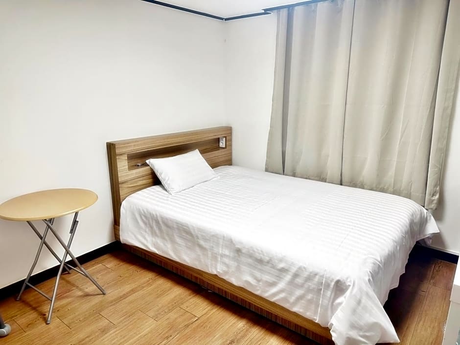 The Oakra Hotel