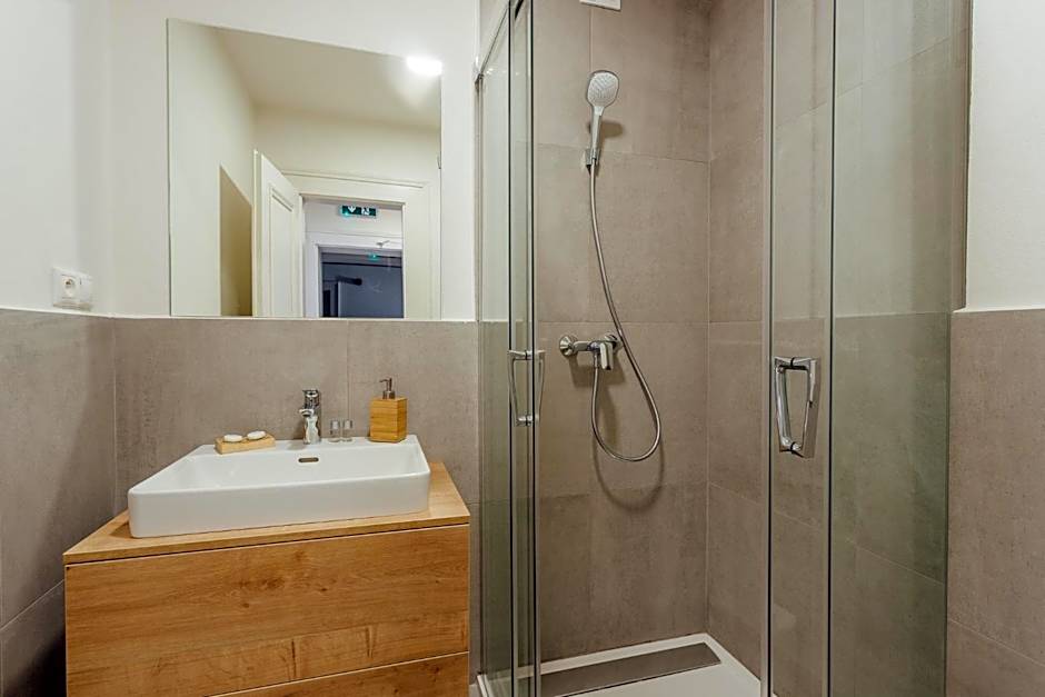 Resla Residence I, II, & Wellness