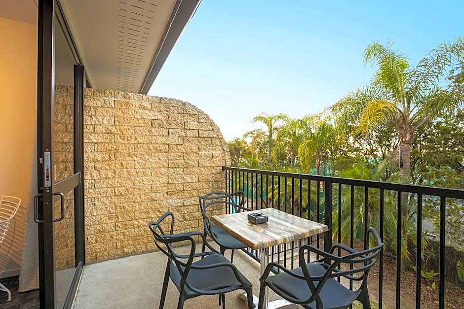 Nightcap at Kawana Waters Hotel