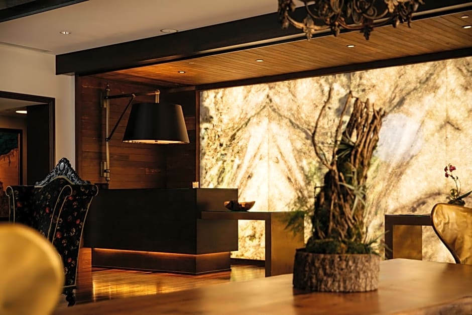 Grand Bohemian Hotel Mountain Brook, Autograph Collection