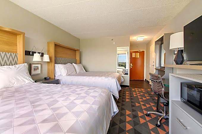 Holiday Inn Chicago Northwest/Crystal Lake/Convention Center By IHG