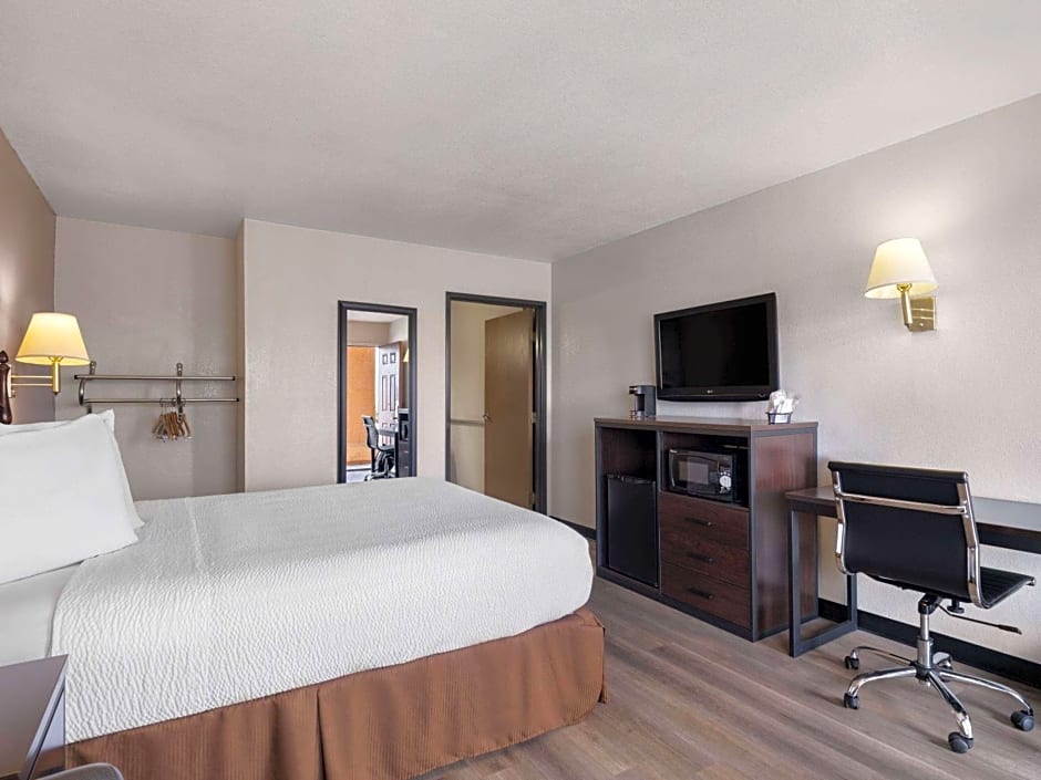 Travelodge by Wyndham Tucson AZ