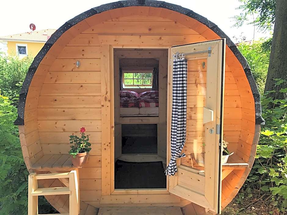 Schlaffass - Schlafen im Holzfass