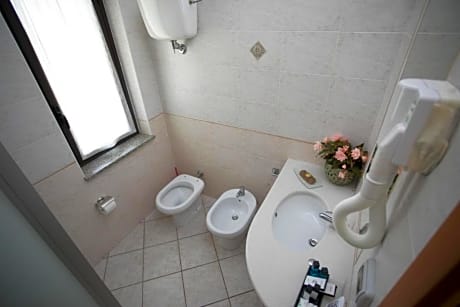 One Bedroom Apartment