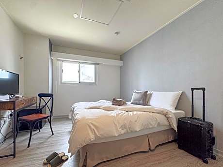 Deluxe Double Room with Shower