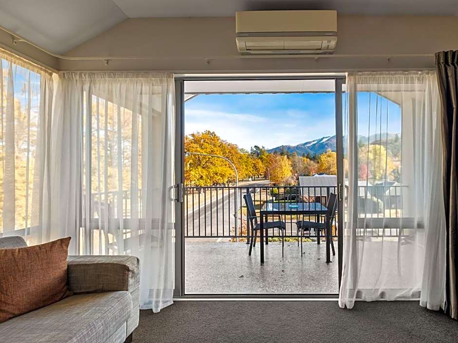 Clear Ridge Apartments