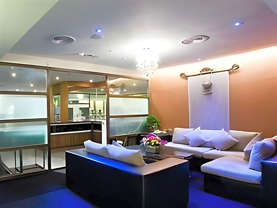 Hold Me Hotel  Zhongzheng