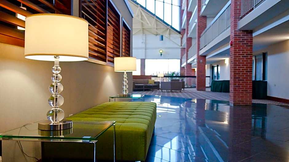 Holiday Inn Oakville Centre By IHG