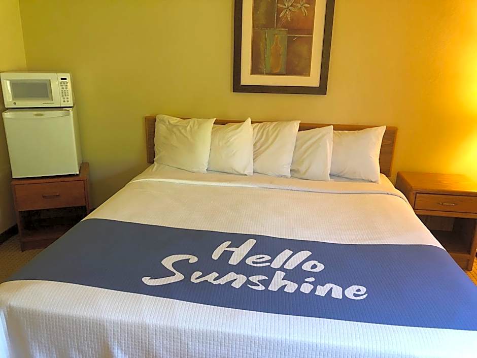 Days Inn by Wyndham Iron Mountain