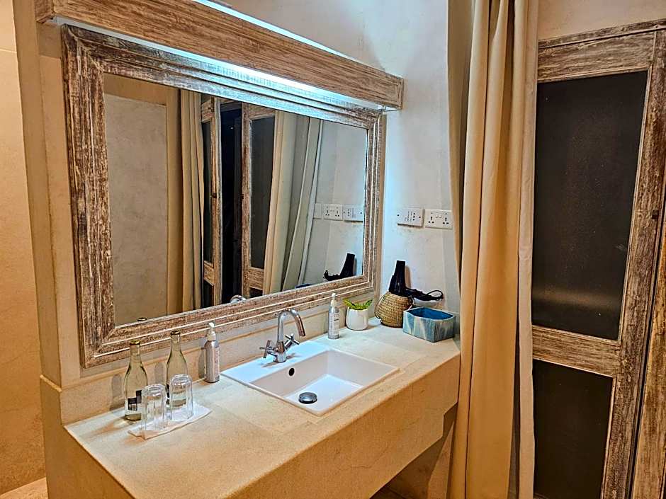 The Villa Luxury Suites Hotel
