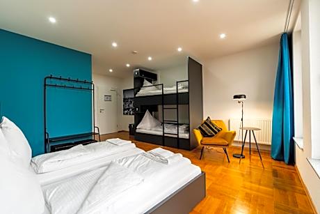 Single Bed in Mixed Dormitory Room