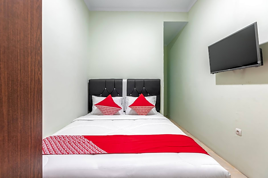 OYO 3132 Mahkota Sivali