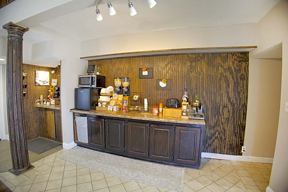 OYO Hotel Brownsville TN I-40