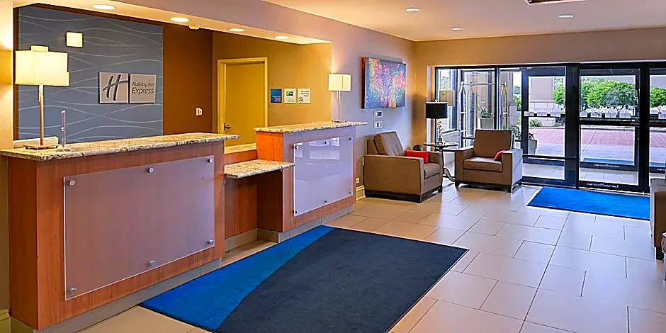 Holiday Inn Express Crestwood By IHG