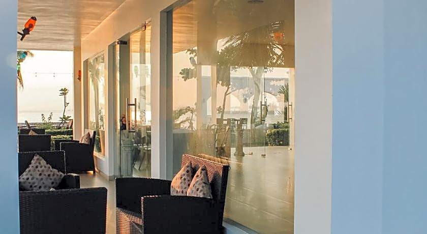 Seaside Villa & Muse Beach Resto