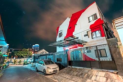 OYO 306 Koen Residence Near RS Gandaria