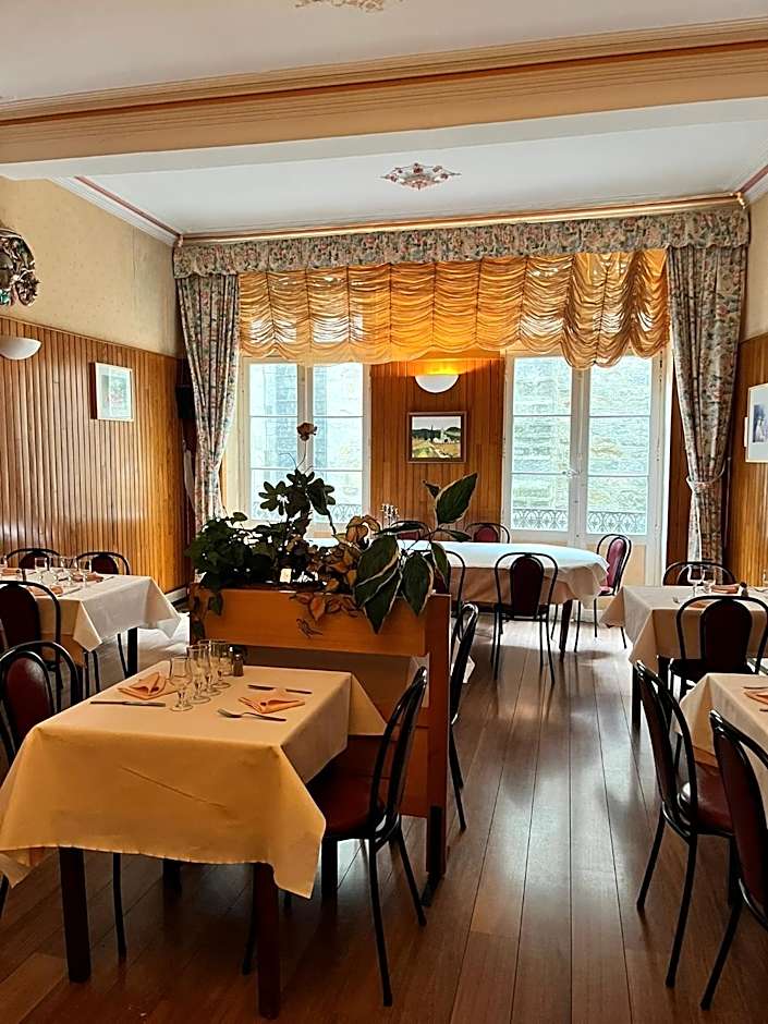 Hôtel Restaurant Les Arcades