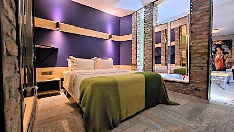 Executive Jacuzzi Room