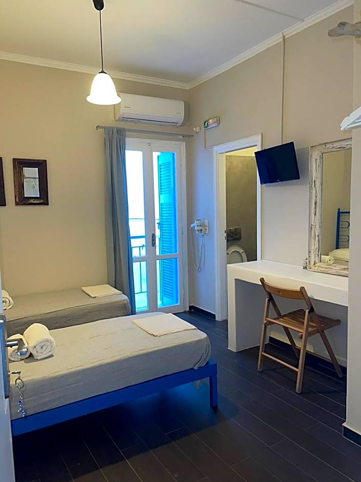AEGEAN VIEW SEASIDE ROOMS AND STUDIOS KEA