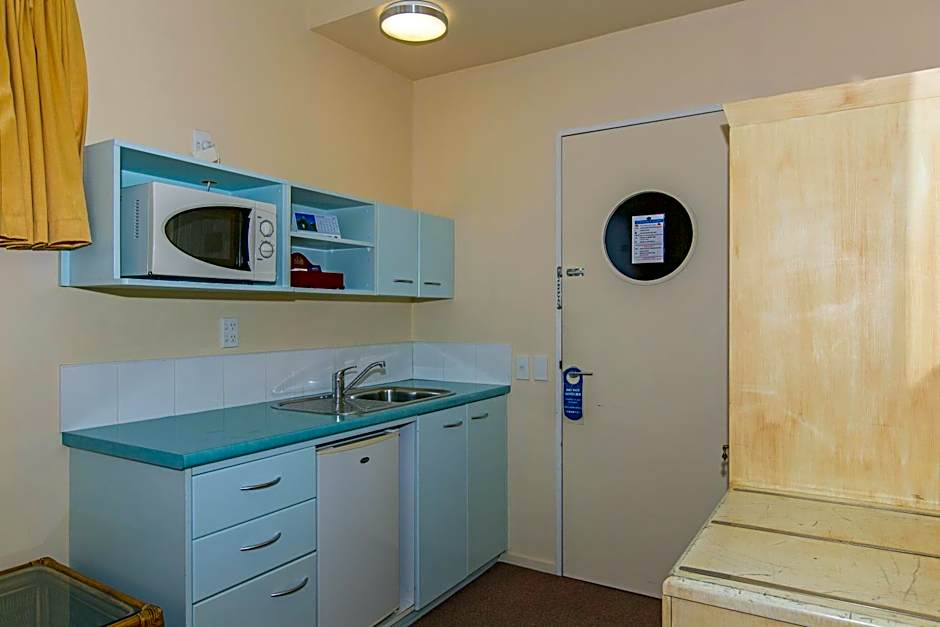 Asure Fernhill Motor Lodge