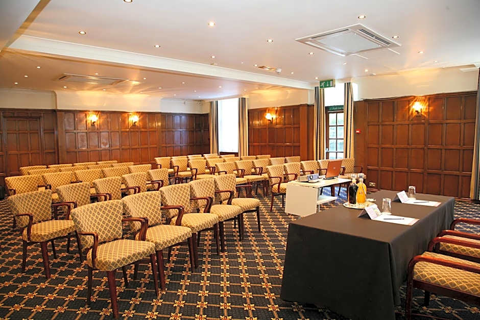 B/W Plus Buxton Lee Wood Hotel