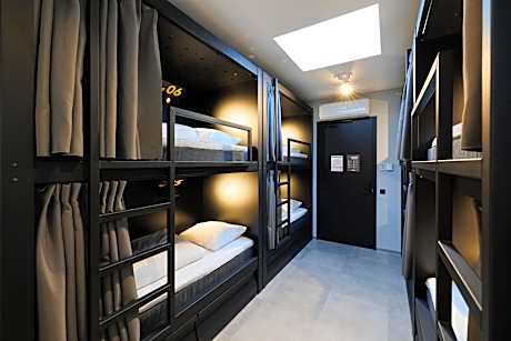 8-Bed Mixed Dormitory Room