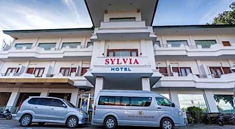 Sylvia Hotel Maumere