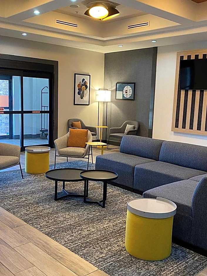 City Express by Marriott Spring