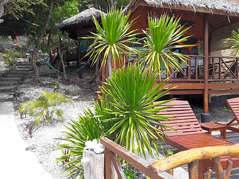 Nini's Beach Bungalows