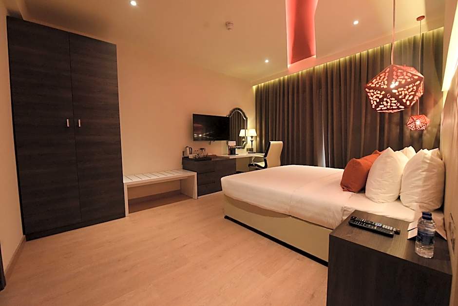 Carnelian Muscat - Airport Hotel