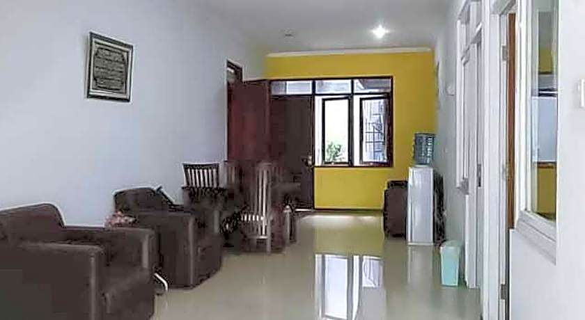 Aimer Guest House Syariah Mitra RedDoorz