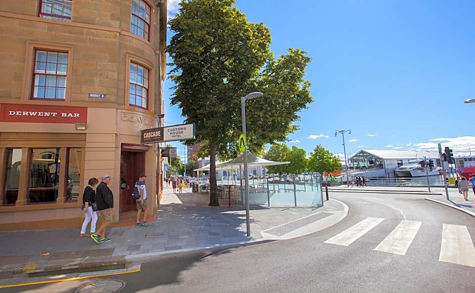 Customs House Hotel