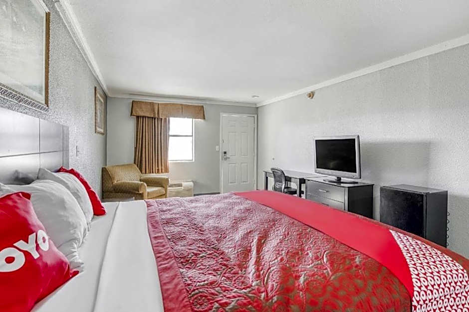 OYO Hotel Pineville LA Hwy 165