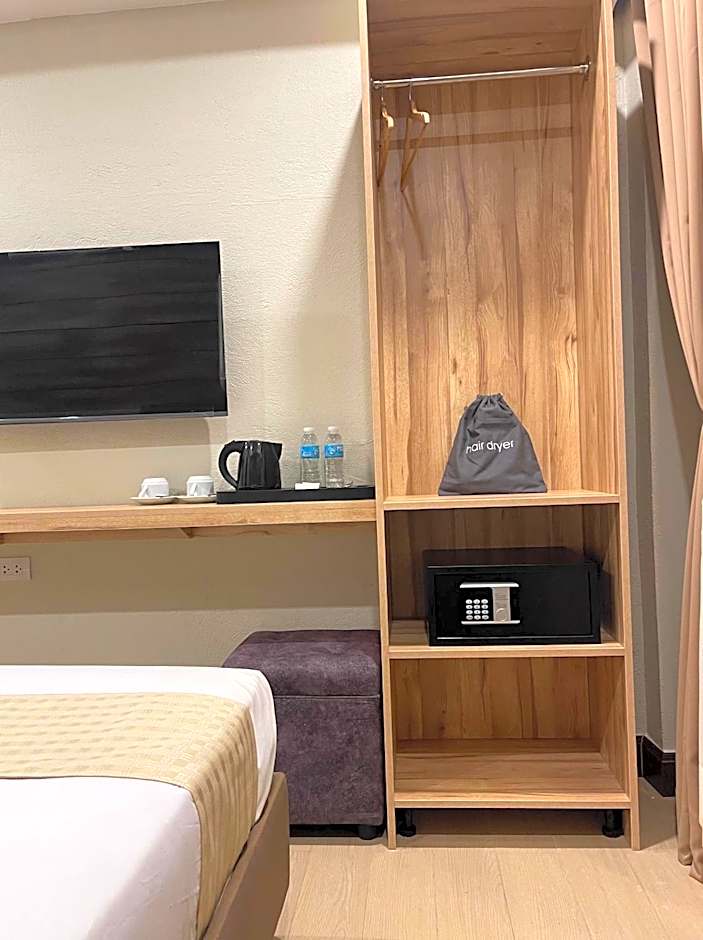 Sola Hotel and Sola Bed & Breakfast