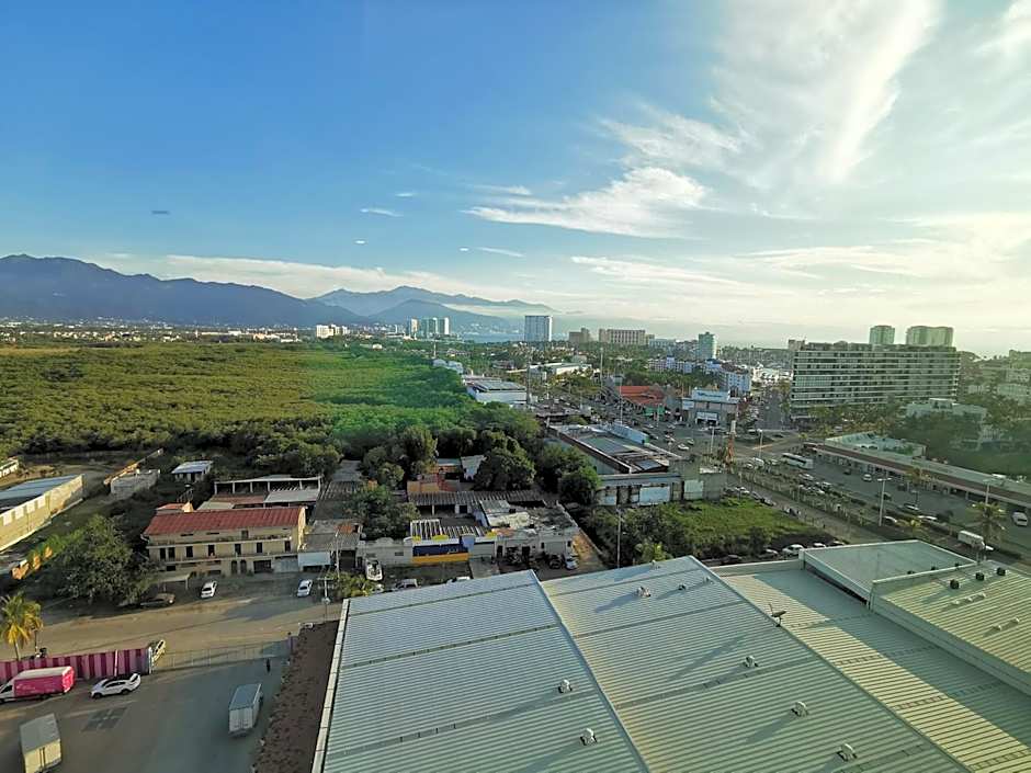 Holiday Inn & Suites Puerto Vallarta Marina & Golf By IHG