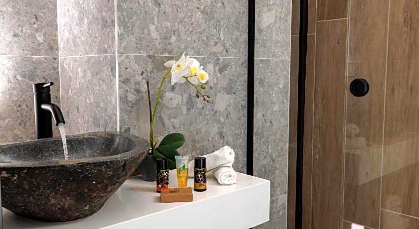 Soho SeaFront Suites