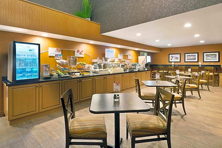 Holiday Inn Express & Suites Fraser By IHG