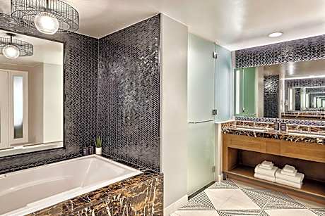 Presidential Suite, 1 King, Sofa bed