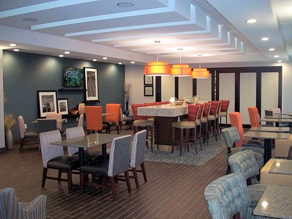 Hampton Inn- Suffolk