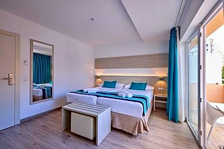 Economy Twin Room with Balcony