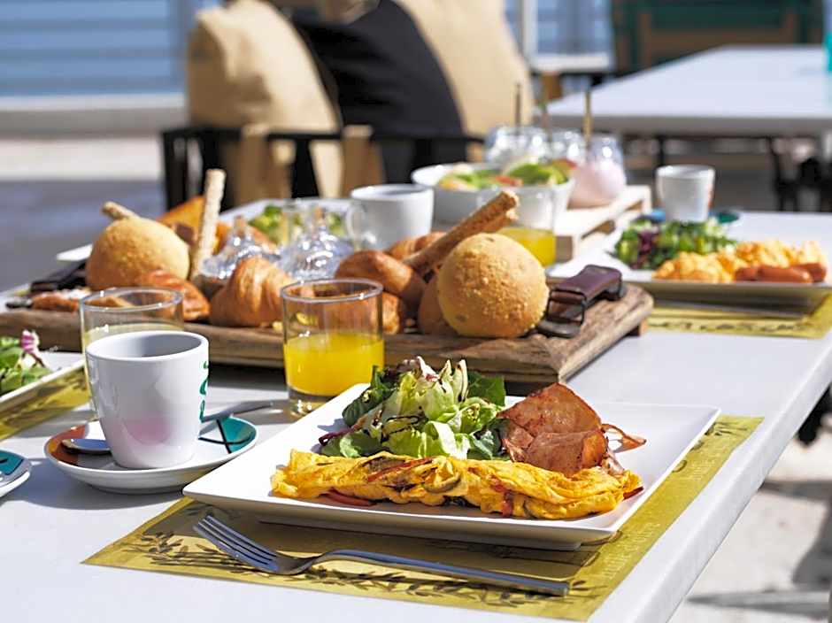 NLH Mati Seafront - Neighborhood Lifestyle Hotels