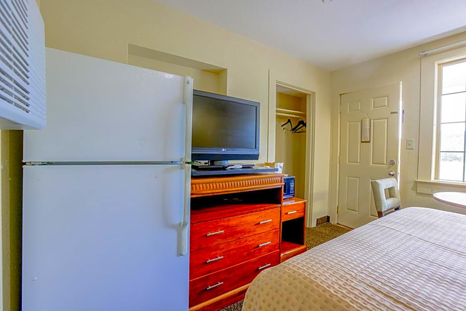 Budget Inn By OYO Natural Bridge I-81