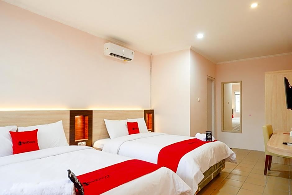 RedDoorz near Gejayan 3