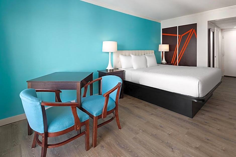 Howard Johnson Plaza Hotel by Wyndham Ocean City Oceanfront