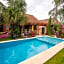 Casa Aluxes Hotel