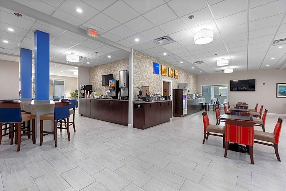 Comfort Inn & Suites St. Louis-Hazelwood