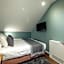 Camera Hotel