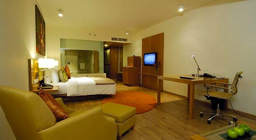 Radisson Blu Plaza Hotel Hyderabad Banjara Hills