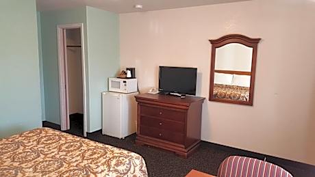 Queen Room - Non-Smoking